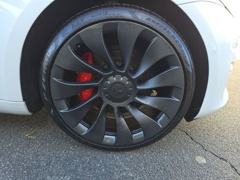 Used 2022 Tesla Model 3 Performance image 26