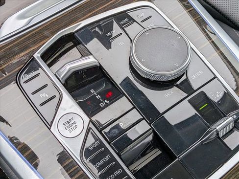 Used 2024 BMW X7 xDrive40i image 17