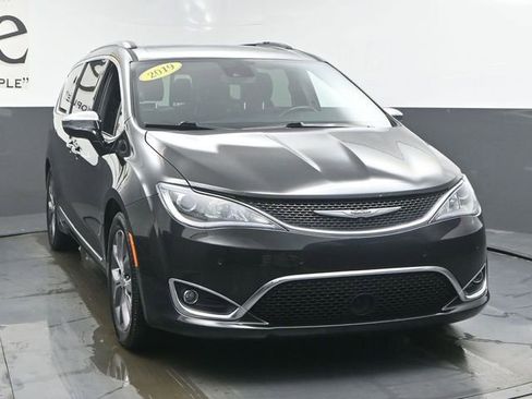 Used 2019 Chrysler Pacifica Limited w/ Advanced Safetytec Group image 49
