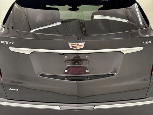 Certified 2025 Cadillac XT5 Premium Luxury w/ LPO, Floor Liner Package AWD/4WD image 18