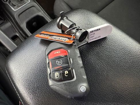 Used 2018 Jeep Wrangler Unlimited Sport S AWD/4WD image 3