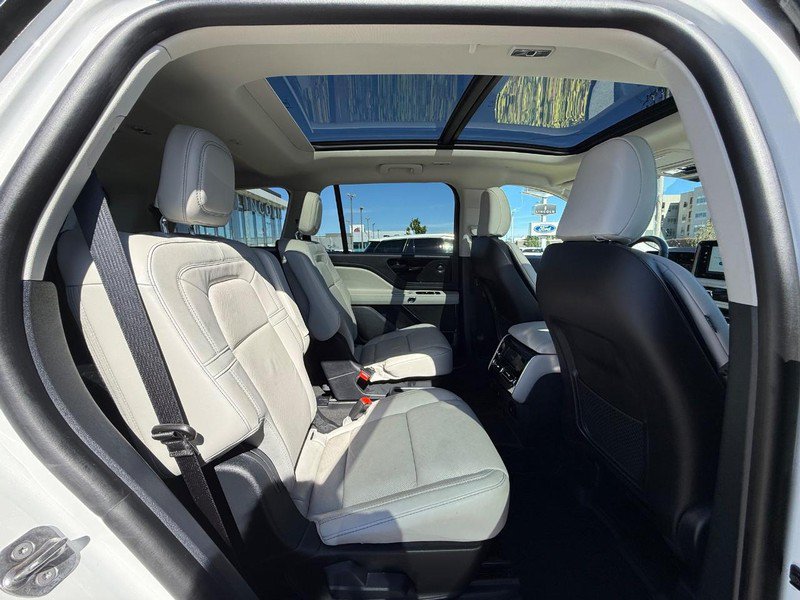 Certified 2026 Lincoln Aviator Reserve w/ Illumination Package AWD/4WD image 14