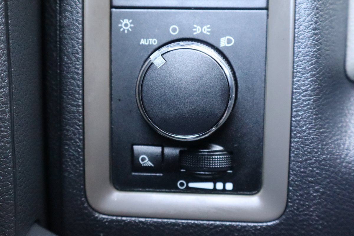 Used 2011 RAM 1500 ST w/ ST Popular Equipment Group AWD/4WD image 28