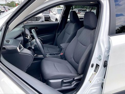 Used 2024 Toyota Corolla Cross LE w/ Moonroof Package AWD/4WD image 9