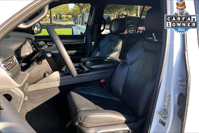 Used 2024 Jeep Wagoneer L Series III w/ Flexible Seating Group AWD/4WD image 24