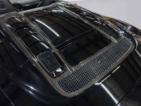 Used 2017 Audi R8 V10 w/ Carbon Exterior Package AWD/4WD image 24