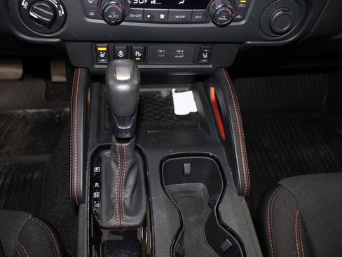 Used 2024 Nissan Frontier PRO-4X w/ Pro Convenience Package image 29
