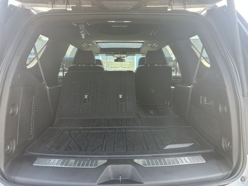 Used 2023 Chevrolet Tahoe RST w/ Luxury Package AWD/4WD image 7