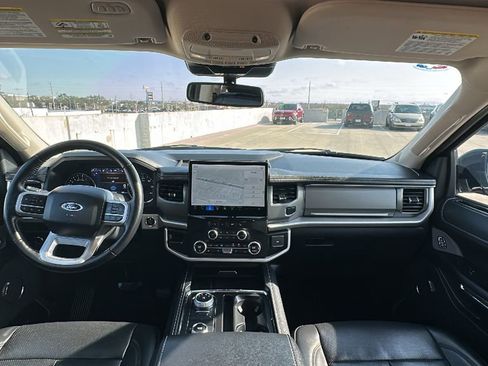 Used 2024 Ford Expedition Max XLT image 21