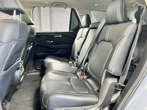 Used 2025 Honda Pilot Touring image 15