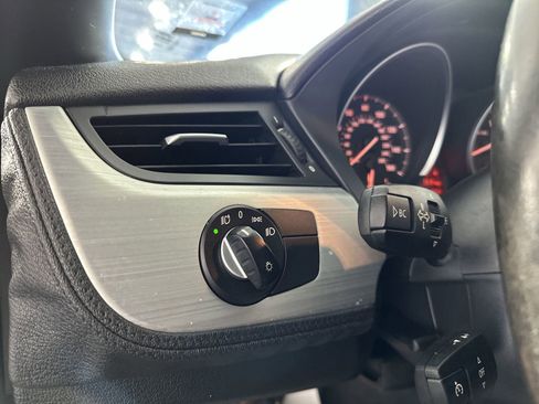 Used 2011 BMW Z4 sDrive35i image 21