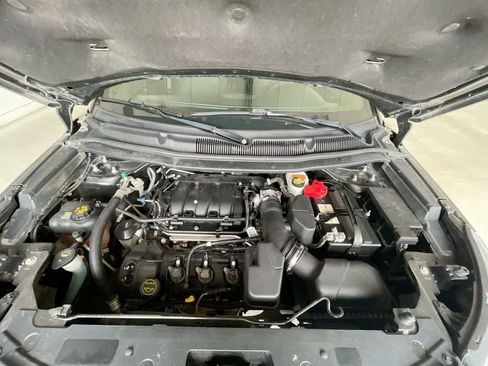 Used 2018 Ford Explorer XLT AWD/4WD image 26