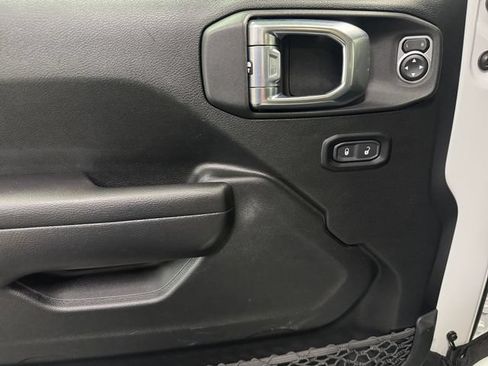 Used 2021 Jeep Gladiator Mojave AWD/4WD image 29