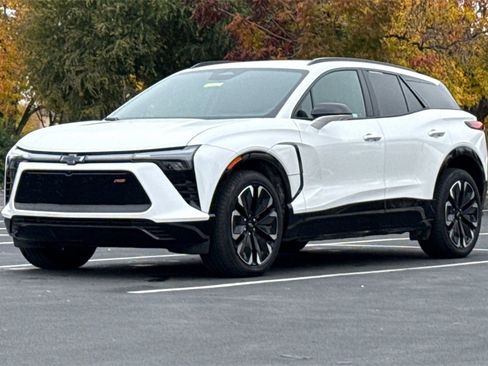 Used 2024 Chevrolet Blazer EV RS image 15
