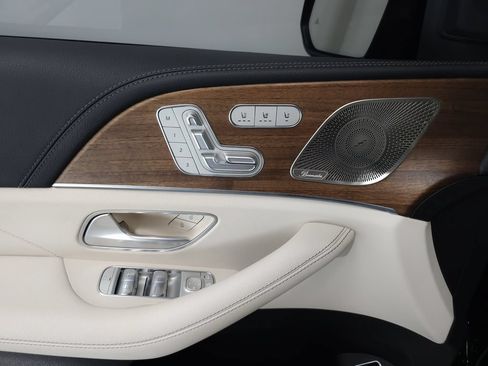 Used 2025 Mercedes-Benz GLE 450e 4MATIC w/ AMG Line Exterior image 6