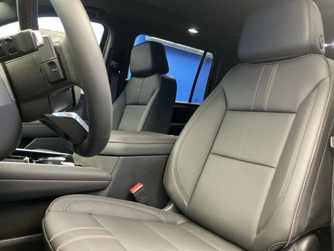 New 2026 Chevrolet Suburban RST w/ Comfort Package AWD/4WD image 14