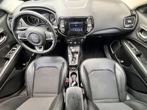 Used 2019 Jeep Compass Latitude AWD/4WD image 2