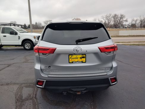 Used 2019 Toyota Highlander Limited image 7