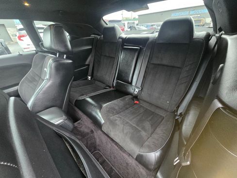 Used 2017 Dodge Challenger SRT Hellcat RWD image 15