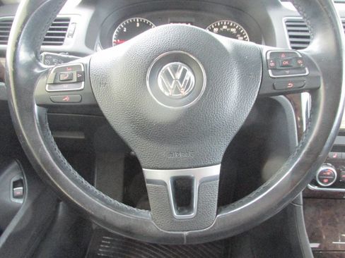 Used 2014 Volkswagen Passat TDI SEL Premium FWD image 13