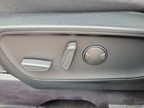 Certified 2020 Ford Escape SE image 9