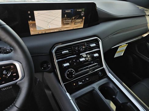 New 2026 Nissan Armada SL image 18