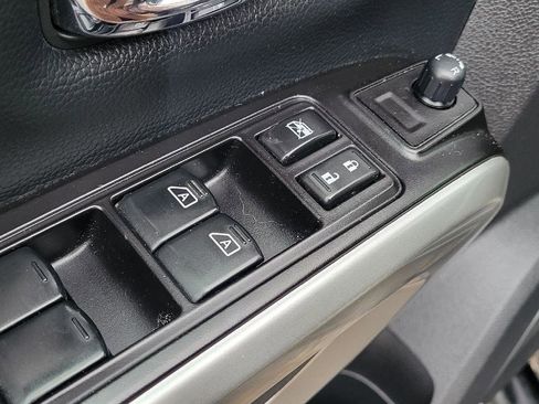 Used 2019 Nissan Titan PRO-4X w/ Pro-4x Utility Package image 7