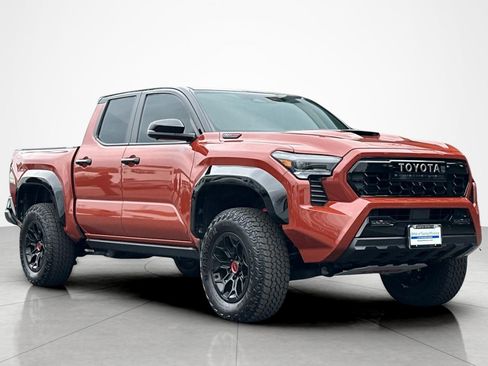 Used 2024 Toyota Tacoma TRD Pro AWD/4WD image 7