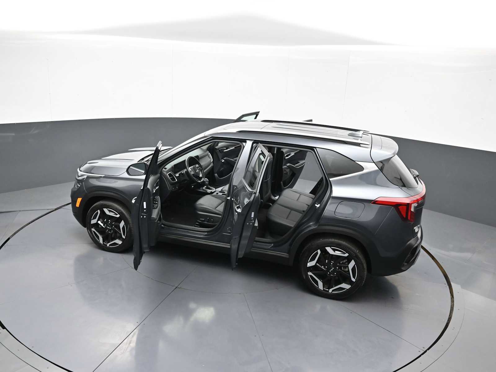 Used 2025 Kia Seltos SX w/ SX Sunroof Package AWD/4WD image 45