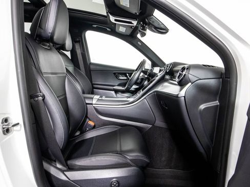 Used 2024 Mercedes-Benz GLC 300 image 10