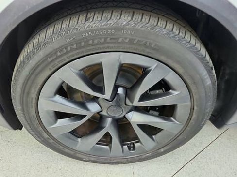 Used 2023 Tesla Model X image 63