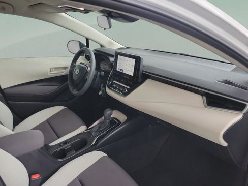 Used 2024 Toyota Corolla LE image 8