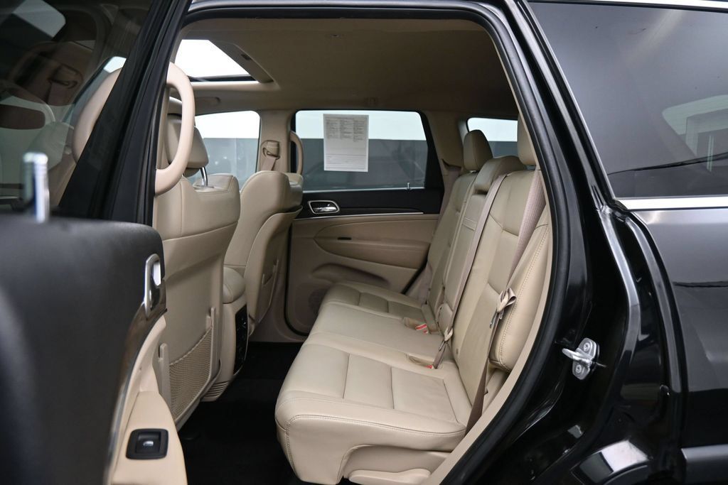Used 2017 Jeep Grand Cherokee Limited AWD/4WD image 17