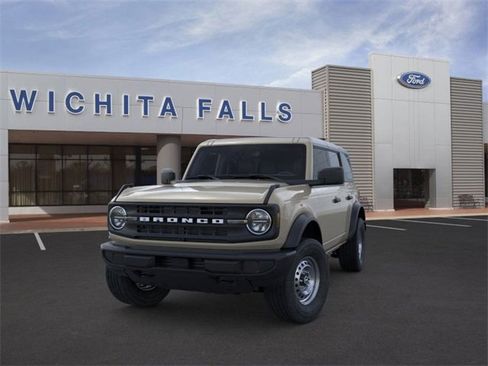 New 2025 Ford Bronco 4-Door image 2
