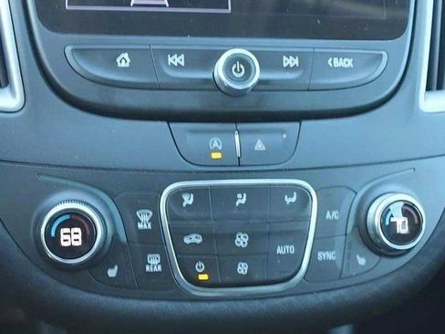 Used 2022 Chevrolet Malibu LT image 20