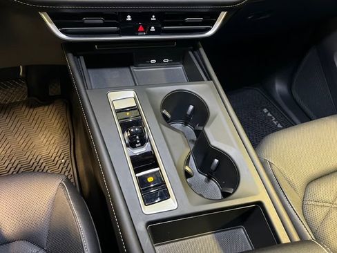 Certified 2024 Volkswagen Atlas SE FWD image 27