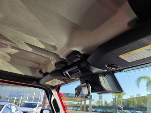 Used 2025 Jeep Wrangler Unlimited Sport AWD/4WD image 12