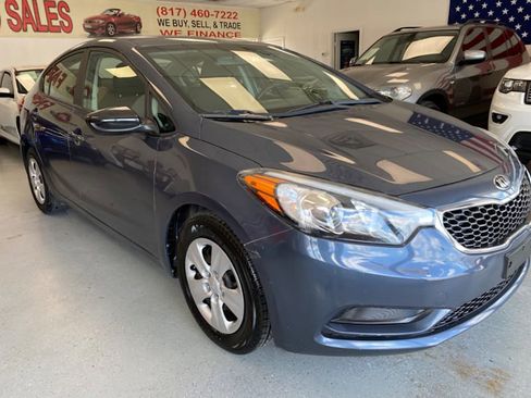 Used 2016 Kia Forte LX image 3