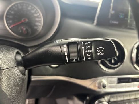 Used 2018 Kia Stinger GT1 AWD/4WD image 10