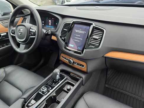 Certified 2024 Volvo XC90 T8 Plus w/ Protection Package Premier image 10