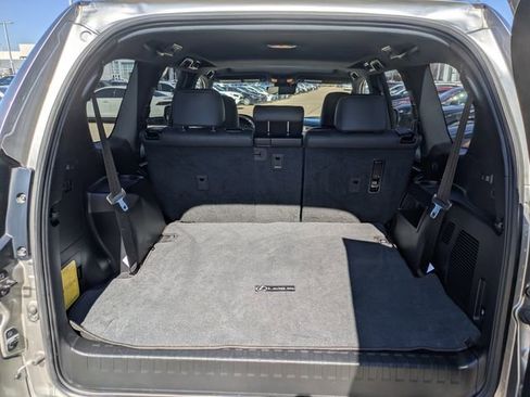 Used 2022 Lexus GX 460 Premium w/ Premium Package image 30
