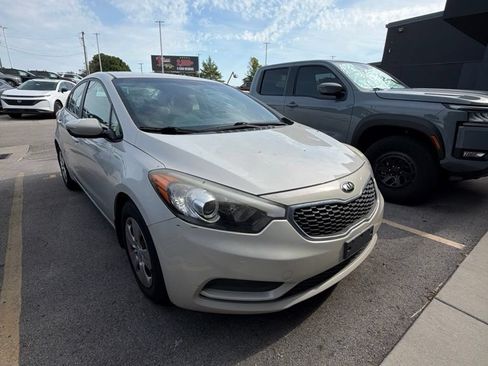 Used 2015 Kia Forte LX FWD image 9