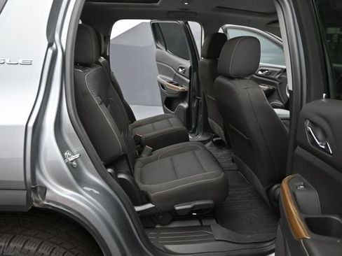 Used 2023 GMC Acadia SLE w/ Driver Convenience Package FWD image 15
