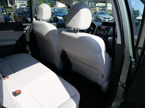 Used 2014 Subaru Forester 2.5i Premium w/ All-Weather Package AWD/4WD image 29