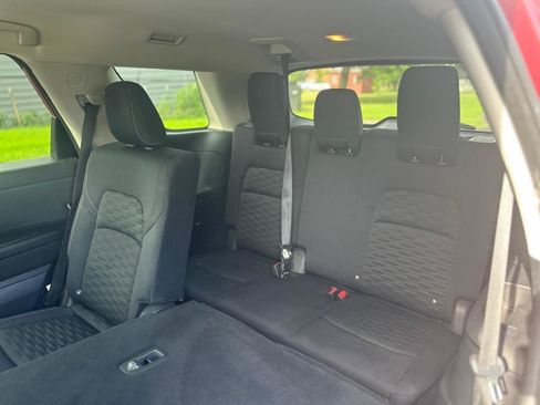Used 2022 Nissan Pathfinder SV AWD/4WD image 14