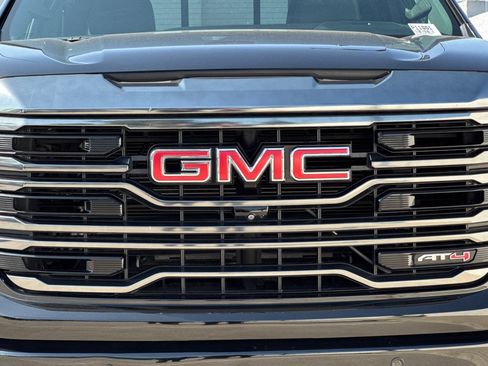 Certified 2023 GMC Sierra 1500 AT4 w/ AT4 Preferred Package AWD/4WD image 38