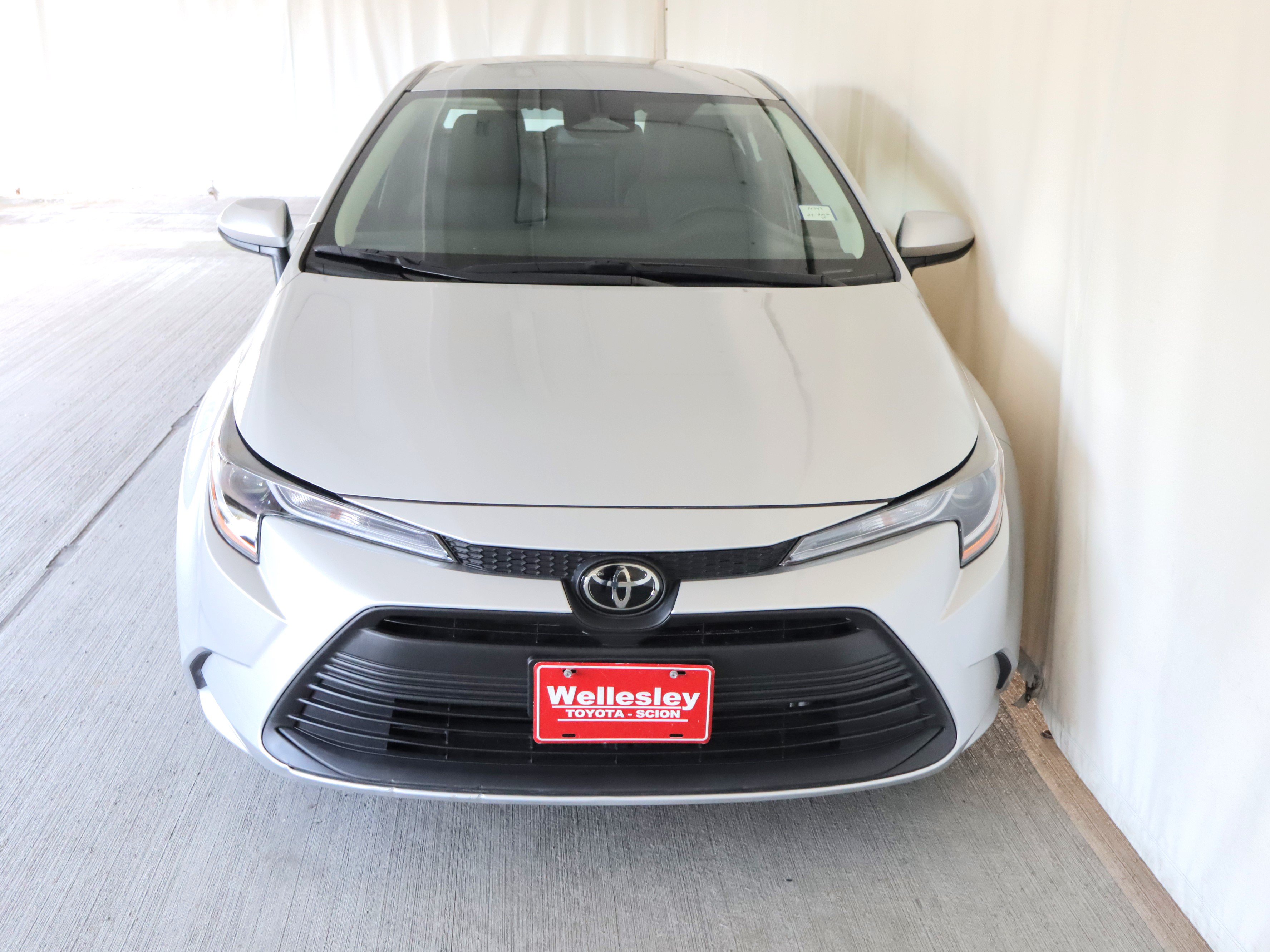 Used 2024 Toyota Corolla LE w/ LE Convenience Package FWD image 3