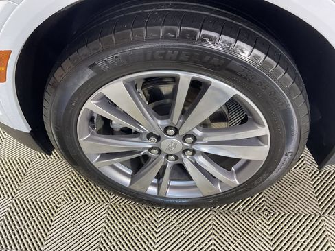 Used 2024 Cadillac XT5 Premium Luxury AWD/4WD image 5
