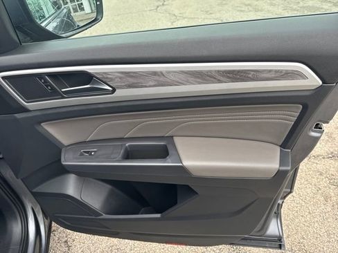 Certified 2021 Volkswagen Atlas Cross Sport SE image 33