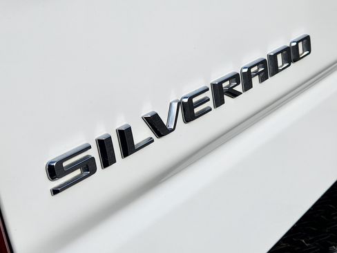 Used 2022 Chevrolet Silverado 1500 Custom RWD image 12